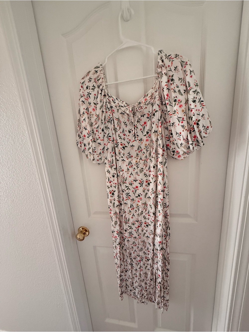 Old Navy Women's Cream Floral Maxi Dress with Puff Sleeves
